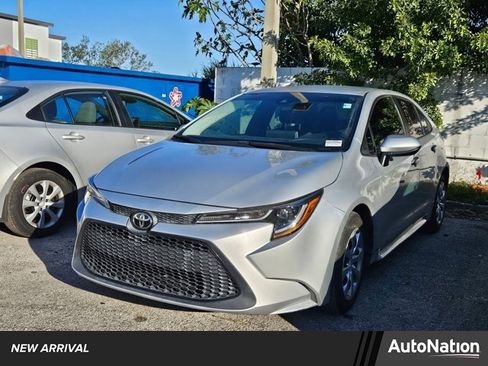 Used 2020 Toyota Corolla LE image 1