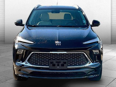 Used 2024 Buick Encore GX Avenir w/ Avenir Technology Package image 2