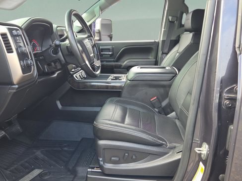Used 2016 GMC Sierra 2500 Denali w/ Duramax Plus Package AWD/4WD image 9