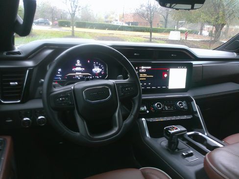 Used 2024 GMC Sierra 1500 Denali Ultimate image 32