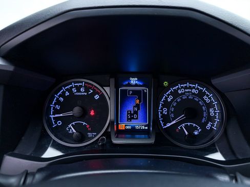 Used 2023 Toyota Tacoma TRD Sport AWD/4WD image 29