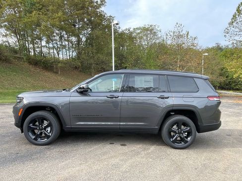 New 2025 Jeep Grand Cherokee L Limited w/ Black Appearance Package image 6