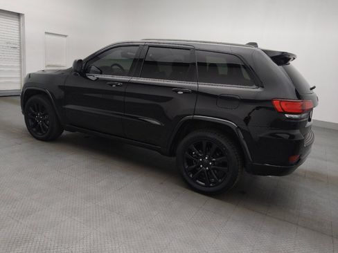 Used 2019 Jeep Grand Cherokee Altitude image 3