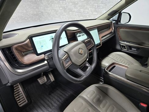 Used 2022 Rivian R1T Adventure image 14