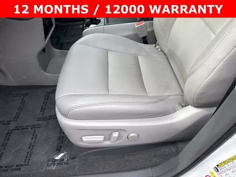Used 2018 Toyota Sienna XLE w/ XLE Navigation Package FWD image 15