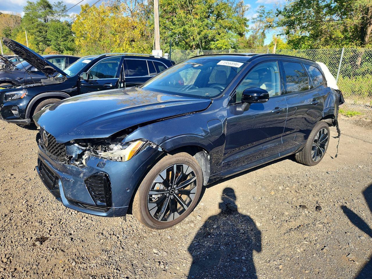 Used 2026 Volvo XC60 T8 Plus w/ Protection Package Premier AWD/4WD image 3