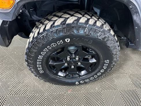 Used 2023 Jeep Wrangler Unlimited w/ Cold Weather Group image 9