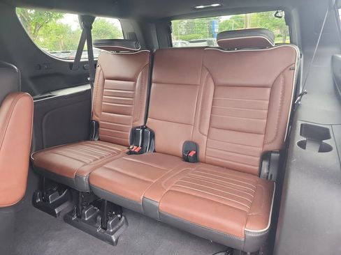 Certified 2023 GMC Yukon XL Denali Ultimate w/ LPO, Floor Liner Package AWD/4WD image 36