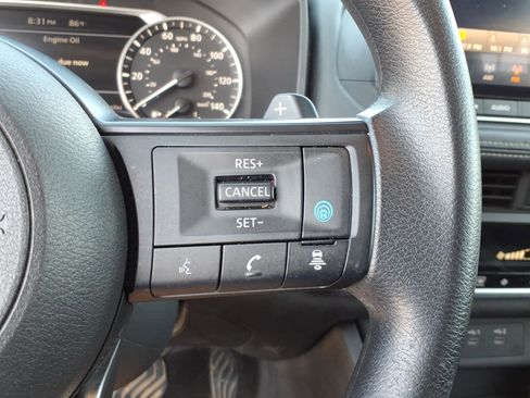 Used 2024 Nissan Rogue SV image 15