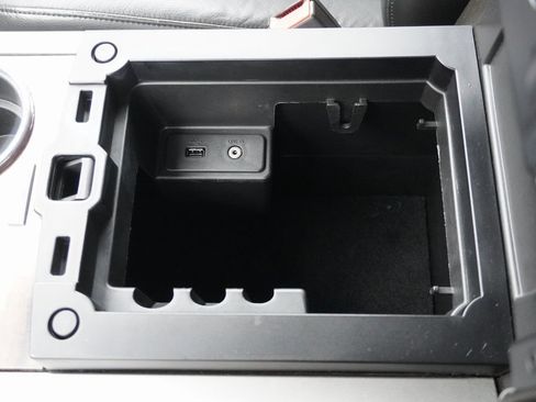 Used 2010 Ford Expedition EL Limited image 25