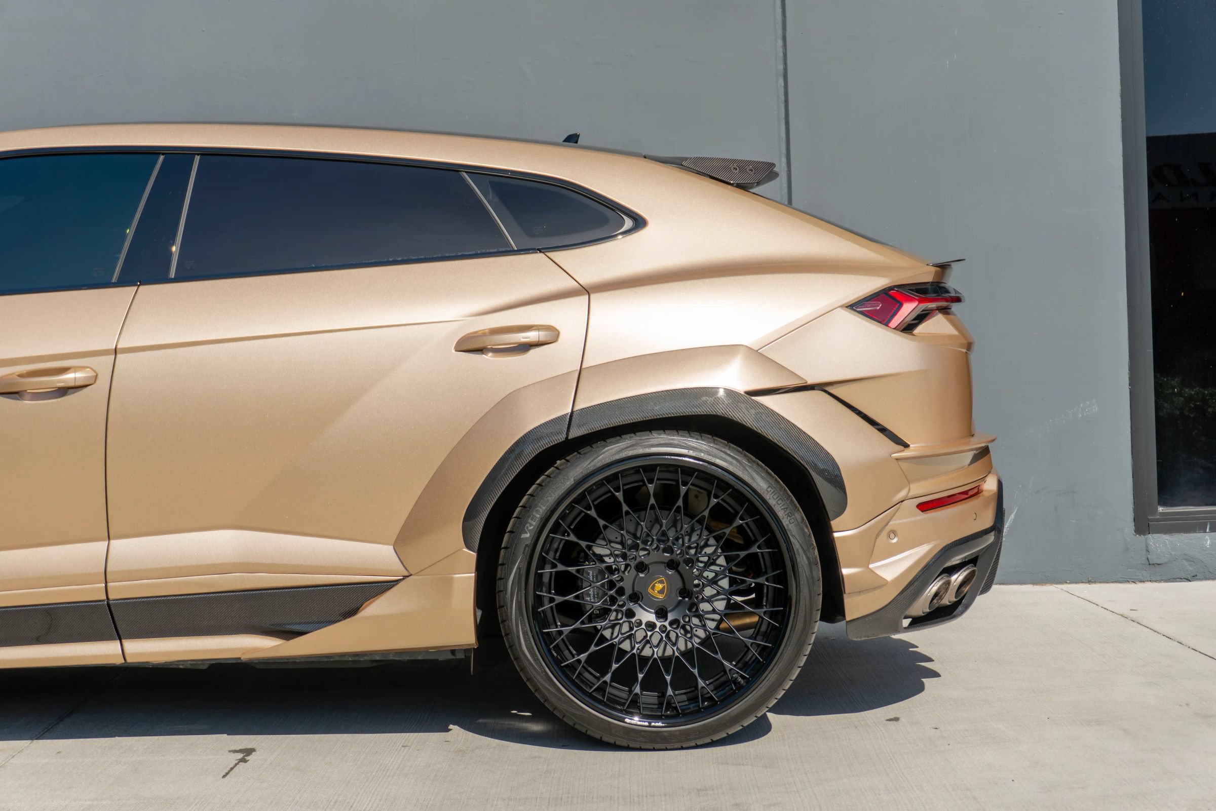 Used 2023 Lamborghini Urus Performante AWD/4WD image 19