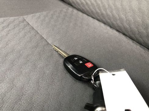 Used 2021 Toyota Tacoma SR image 30