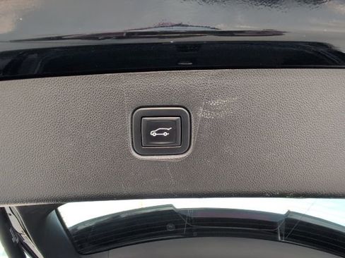 Used 2021 Chevrolet Blazer RS w/ Enhanced Convenience Package image 11