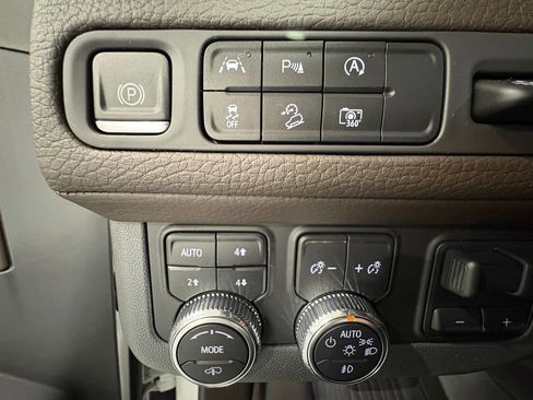 Used 2023 GMC Yukon Denali w/ LPO, Floor Liner Package image 36