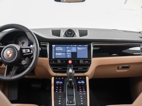 Certified 2026 Porsche Macan S AWD/4WD image 21