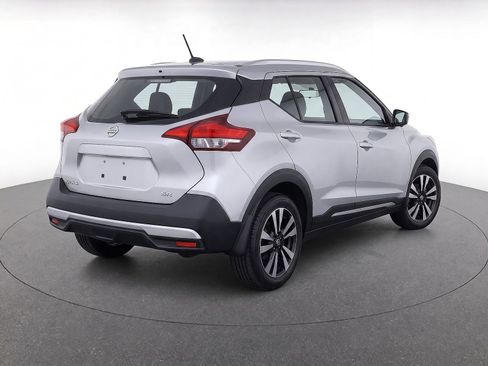 Used 2019 Nissan Kicks SR FWD image 4