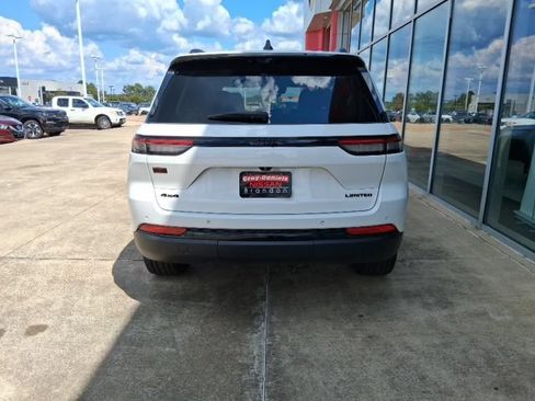 Used 2023 Jeep Grand Cherokee Limited w/ Luxury Tech Group II AWD/4WD image 6