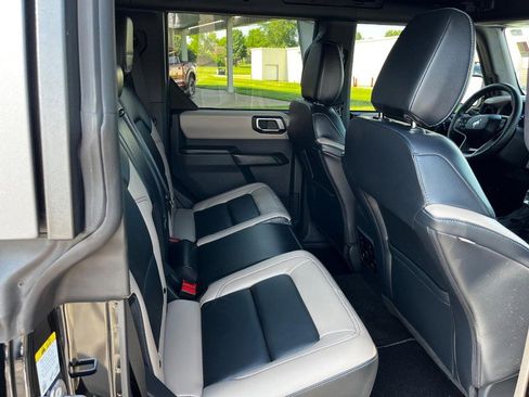 Used 2024 Ford Bronco Wildtrak image 10