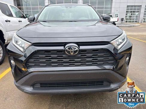 Used 2019 Toyota RAV4 XLE w/ Convenience Package FWD image 11