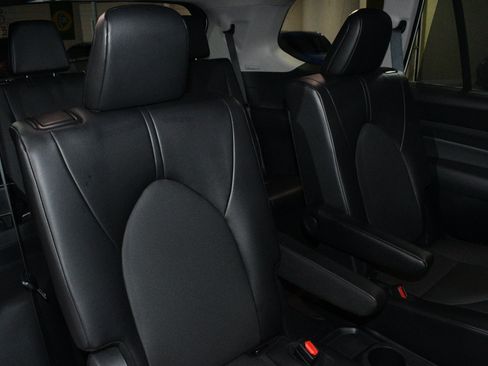 Used 2024 Toyota Grand Highlander FWD image 18
