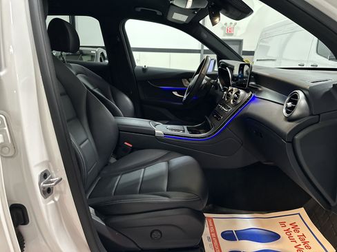 Certified 2022 Mercedes-Benz GLC 300 4MATIC image 45