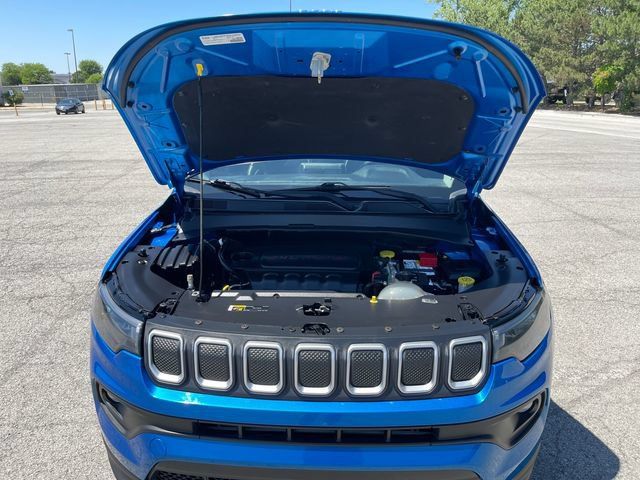 Used 2022 Jeep Compass Latitude w/ Sun and Sound Group AWD/4WD image 26