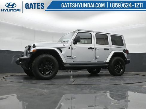 Used 2022 Jeep Wrangler Unlimited Sahara AWD/4WD image 41