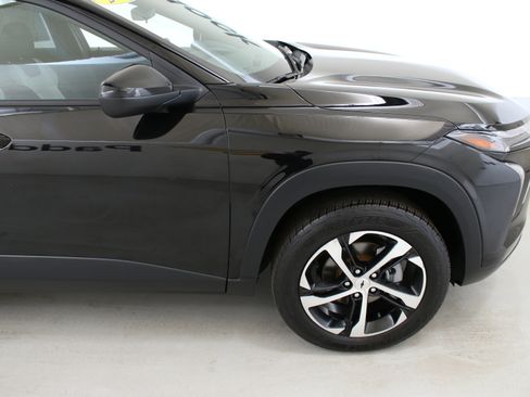 Used 2024 Chevrolet Trax RS w/ Driver Confidence Package image 11