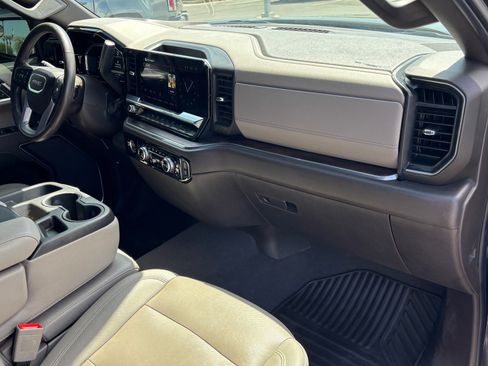 Used 2022 GMC Sierra 1500 SLT w/ X31 Off-Road Package AWD/4WD image 31