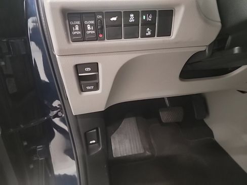 Used 2018 Honda Odyssey EX-L image 15