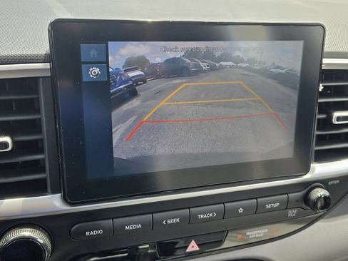 Certified 2024 Hyundai Venue SEL FWD image 20