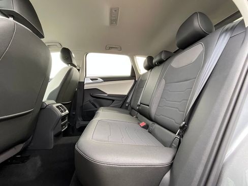 New 2025 Volkswagen Taos SE image 12