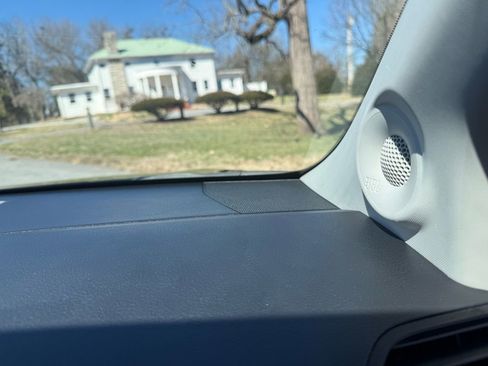 Used 2021 Toyota Sienna Limited image 49