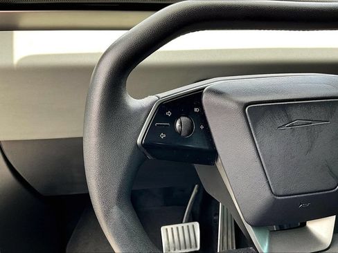 Used 2024 Tesla Cybertruck AWD Crew Cab image 12