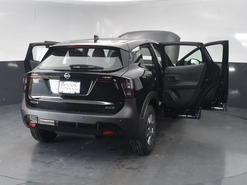 Used 2025 Nissan Kicks S AWD/4WD image 27