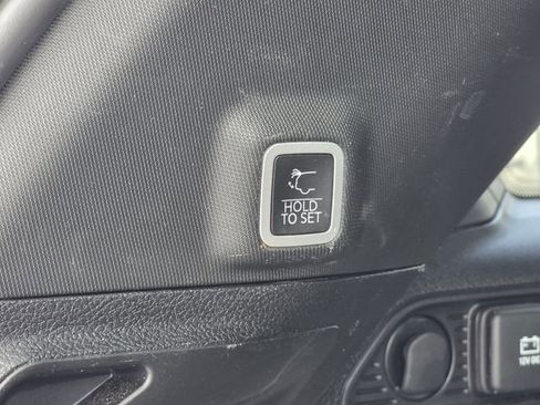 Used 2023 Jeep Grand Cherokee Altitude RWD image 30
