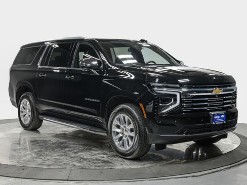 Used 2025 Chevrolet Suburban Premier image 9