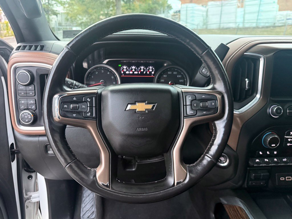 Used 2019 Chevrolet Silverado 1500 High Country w/ Technology Package AWD/4WD image 36