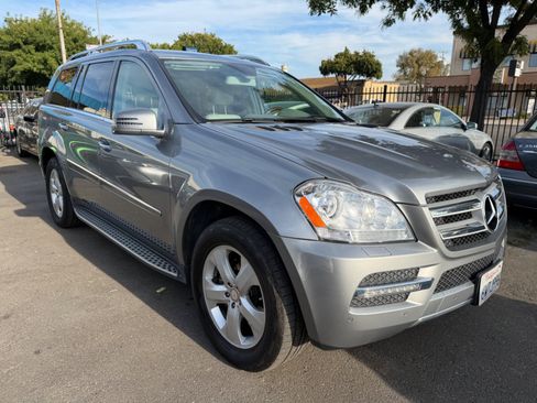 Used 2012 Mercedes-Benz GL 450 4MATIC image 3