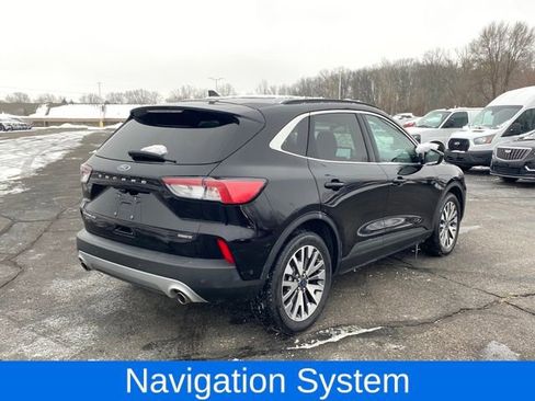 Used 2021 Ford Escape Titanium image 4