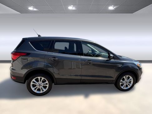 Used 2019 Ford Escape SE FWD image 8
