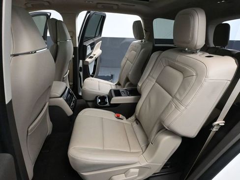 Used 2023 Lincoln Aviator Reserve w/ Equipment Group 201A image 44