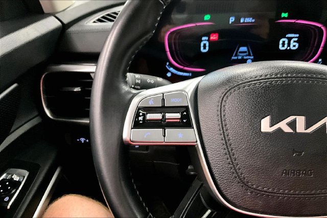 Used 2025 Kia Telluride S FWD image 25