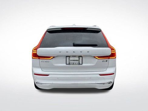 Used 2023 Volvo XC60 B5 Plus image 14