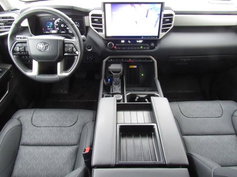 Used 2024 Toyota Tundra Limited image 33