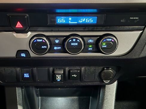 Used 2022 Toyota Tacoma SR5 image 36