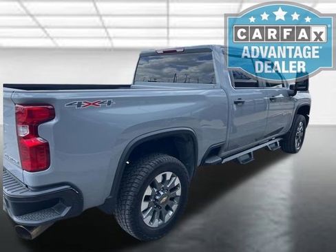 Used 2025 Chevrolet Silverado 2500 Custom image 2