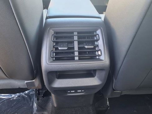 New 2026 Volkswagen Tiguan SE R-Line image 11