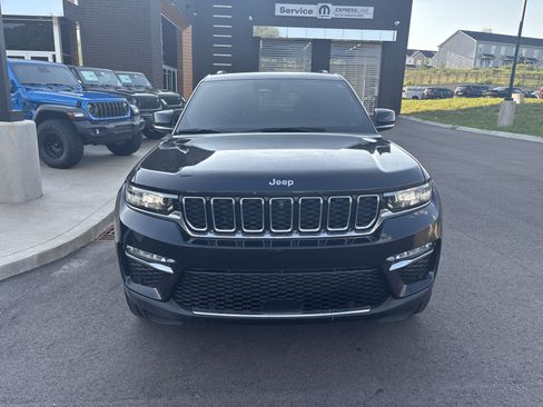 Used 2025 Jeep Grand Cherokee Limited w/ Luxury Tech Group II AWD/4WD image 8