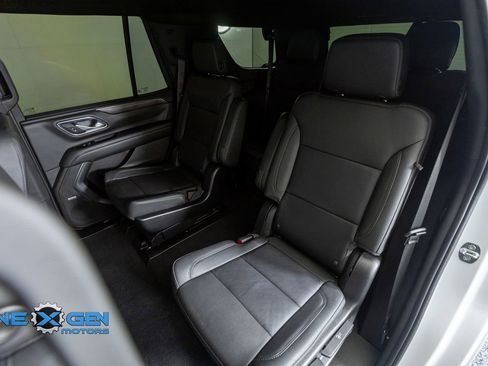 Used 2022 Chevrolet Tahoe Z71 w/ Luxury Package AWD/4WD image 31